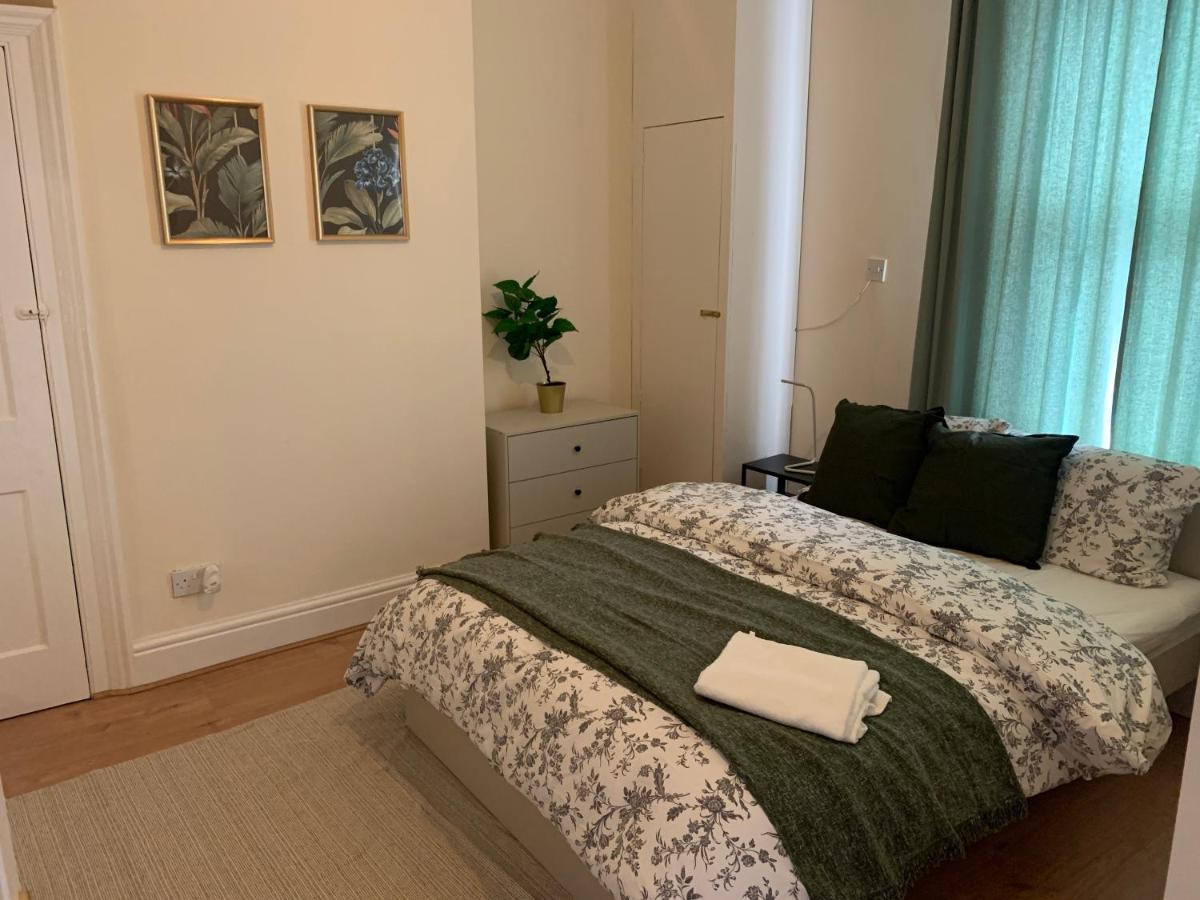 Large House Near Anfield & Liverpool Town المظهر الخارجي الصورة